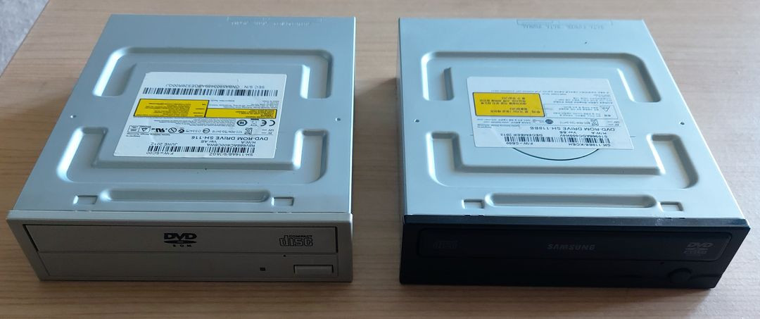 컴퓨터 DVD ROM 2개 일괄 처분 (SH-118BB, SH-116) 이미지