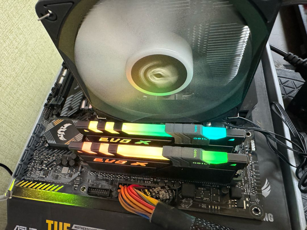 GeIL EVO X DDR4 3200 32GB (16GBx2) RGB 메모리 이미지