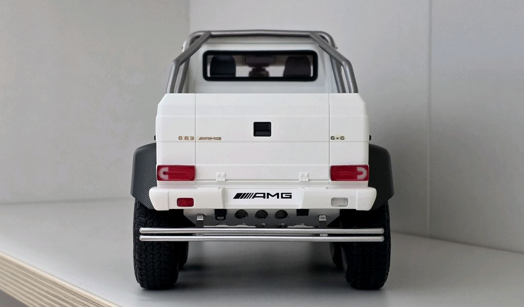 [1:18] 오토아트 메르세데스 벤츠 G63 AMG 6X6 화이트 이미지