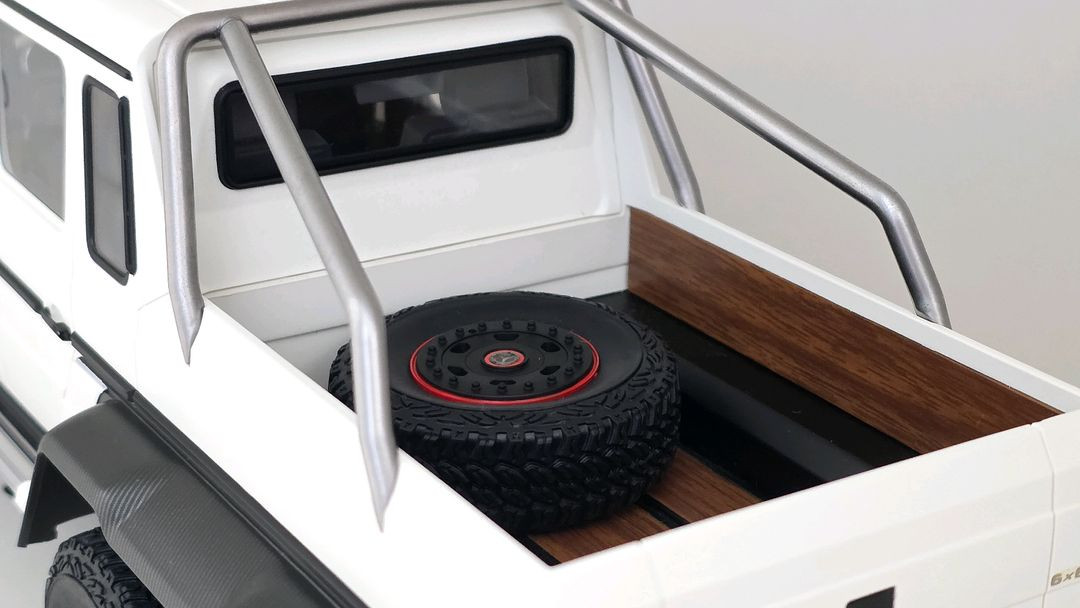 [1:18] 오토아트 메르세데스 벤츠 G63 AMG 6X6 화이트 이미지