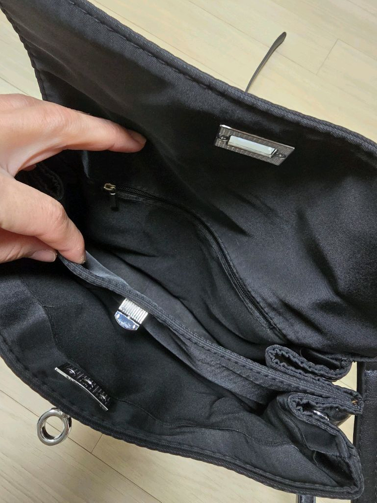 여성 블랙 나일론 크로스백 겸 숄더백 이미지