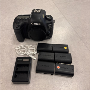풀프레임 DSLR 카메라 이미지