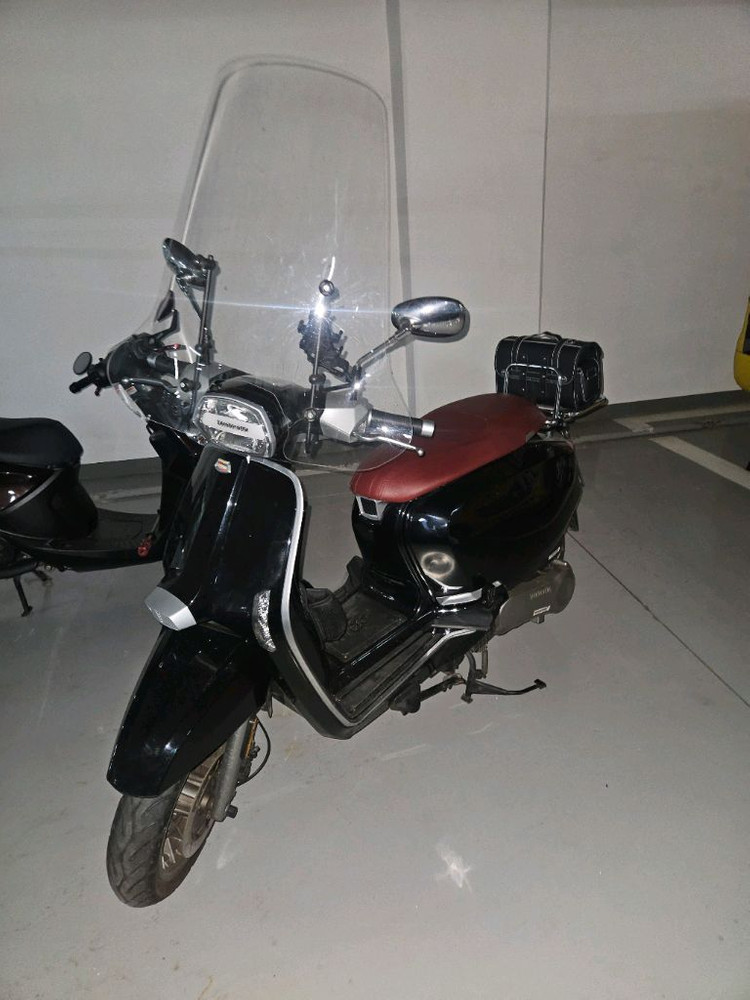125cc 스쿠터 이미지