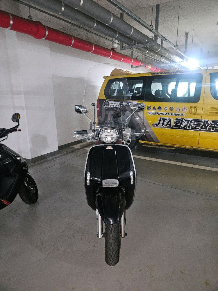 125cc 스쿠터 이미지