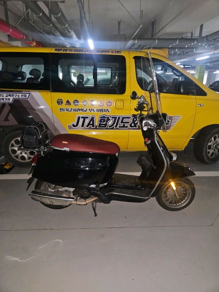 125cc 스쿠터 이미지