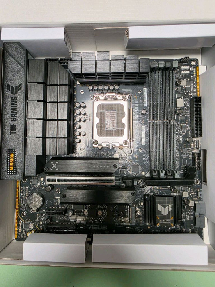 ASUS 메인보드 TUF GAMING B760M-PLUS II 이미지