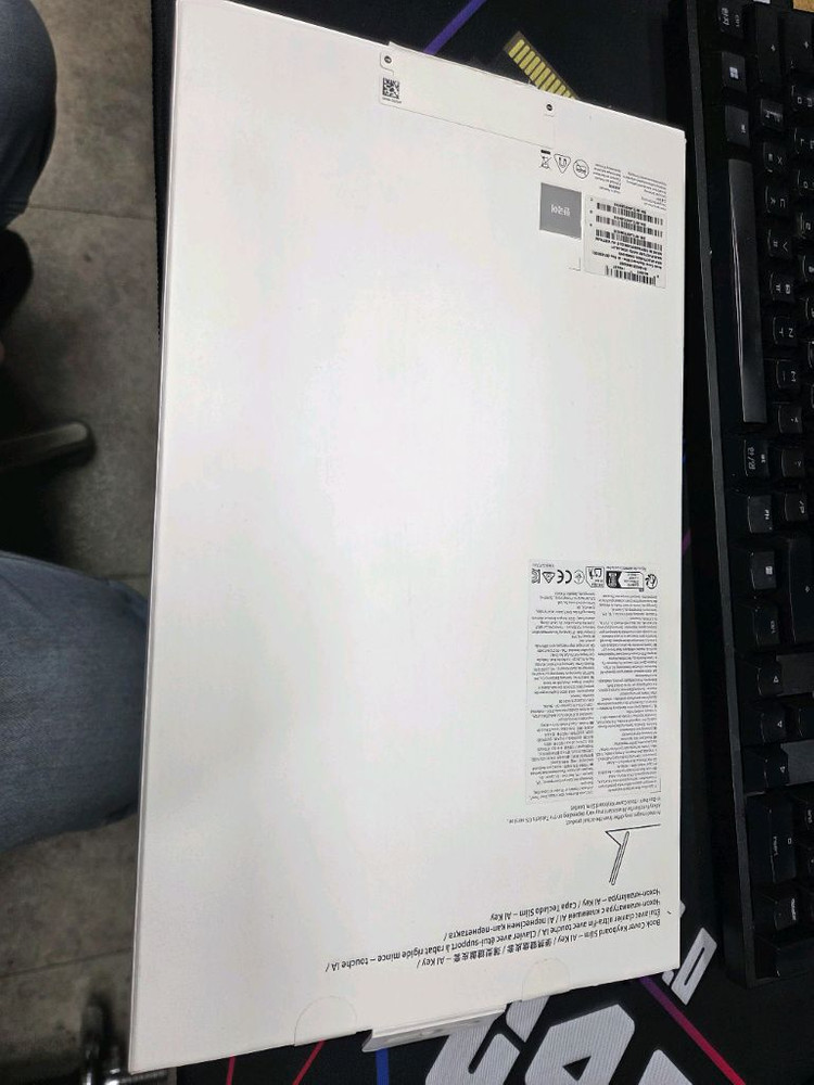 갤럭시탭S10FE 플러스 슬림 키보드 케이스 이미지