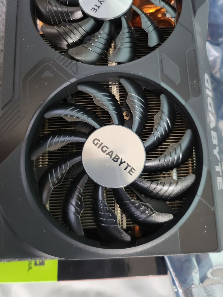 기가바이트 4070 Ti 그래픽카드 팝니다 이미지
