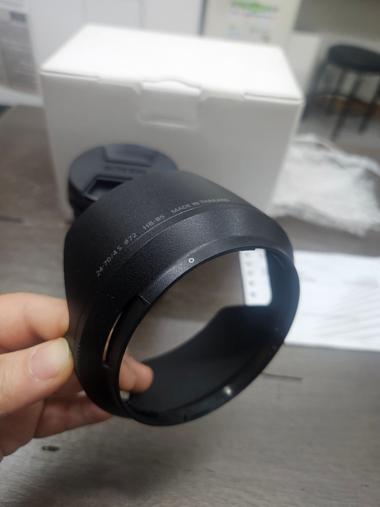 니콘 Z마운트 24-70mm F4 렌즈 이미지