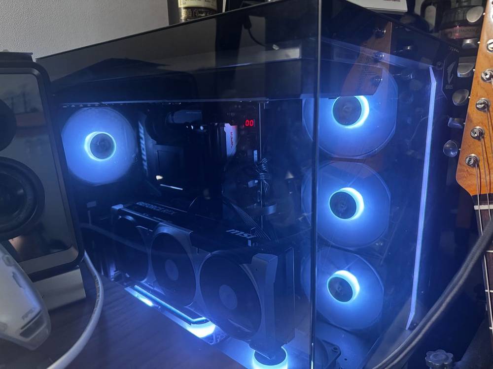 고성능 게이밍pc (9800x3d / 5070ti) 이미지