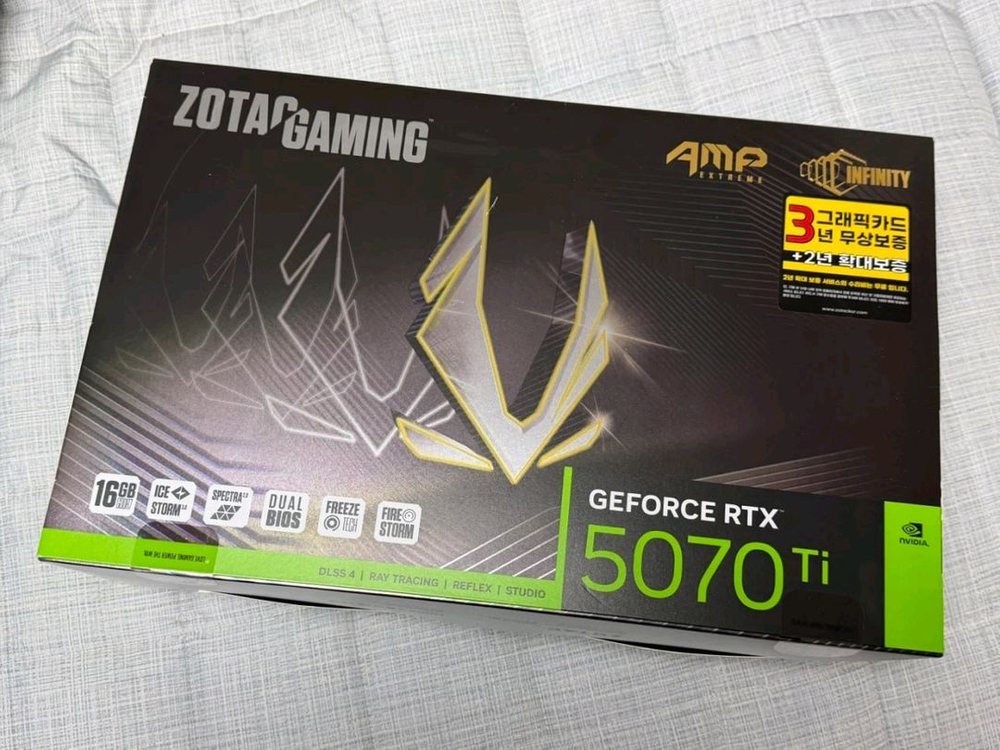 조탁 RTX 5070Ti AMP 그래픽카드 이미지