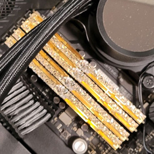 gskill ddr4 128gb 64gb 32gb 4장 3600mhz 로얄 골드 이미지
