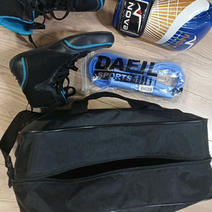 복싱화, 줄넘기, 글러브, 가방 세트 이미지
