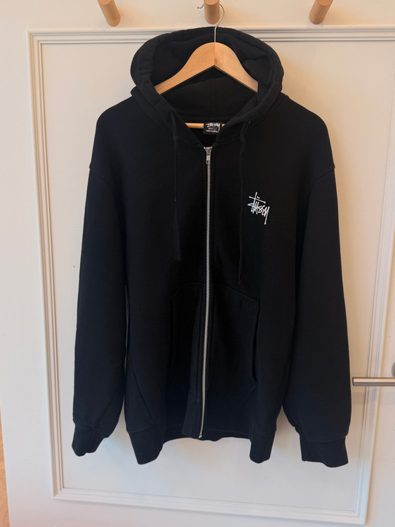 스투시 (STUSSY)베이직 로고 후드집업 이미지