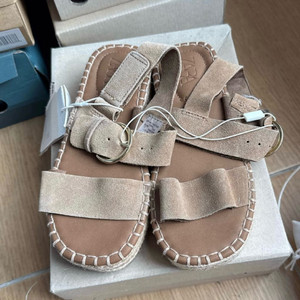 ZARA 자라키즈 여아 샌들 195 ㅡ 택포 2만5천 이미지