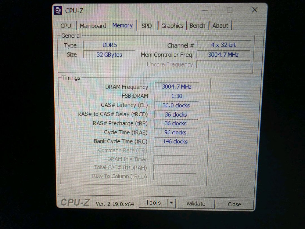 라이젠 9500F+RX 9070 XT 게이밍 컴퓨터 이미지