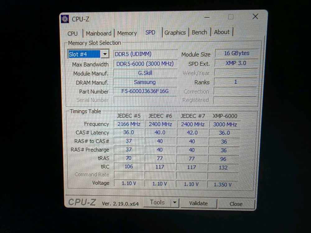 라이젠 9500F+RX 9070 XT 게이밍 컴퓨터 이미지