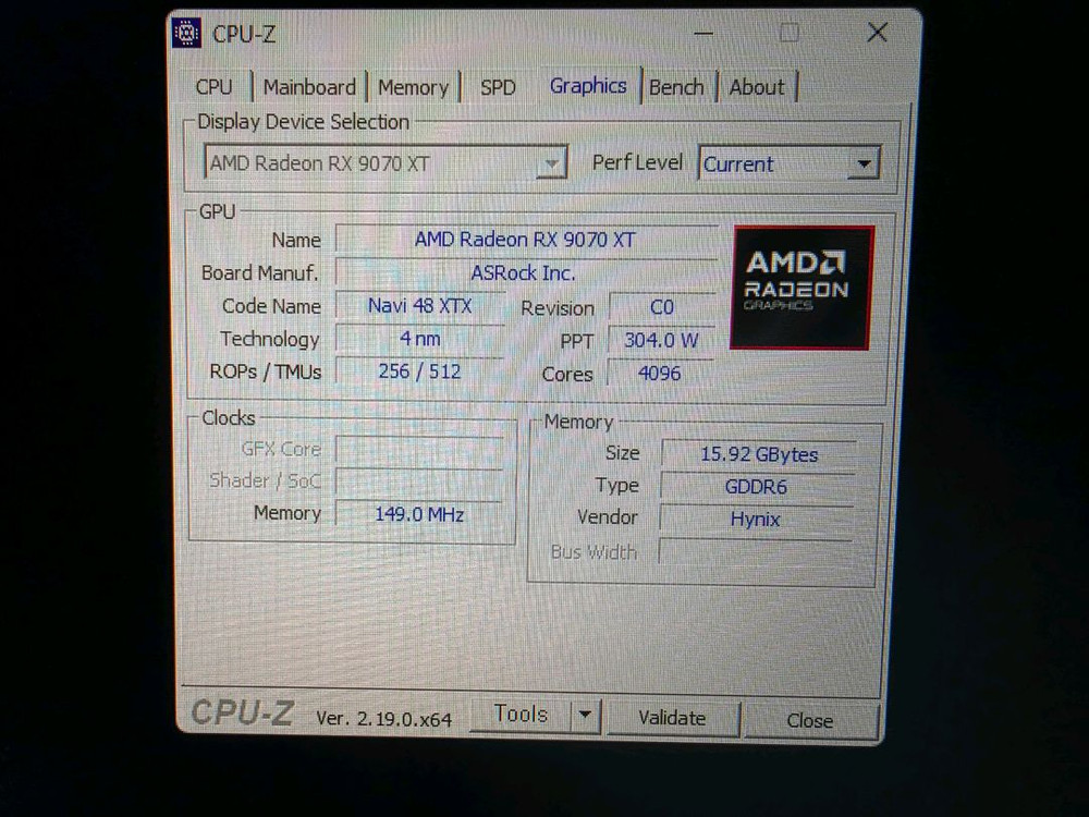 라이젠 9500F+RX 9070 XT 게이밍 컴퓨터 이미지