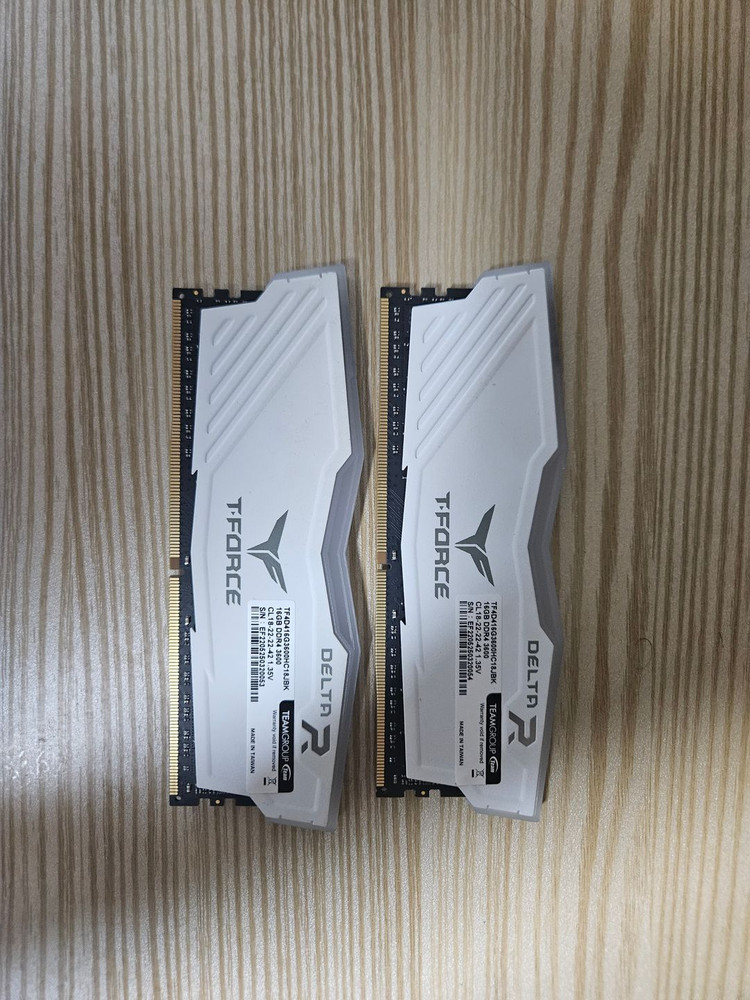 teamgroup ddr4 cl18 3600 16gb * 2 이미지