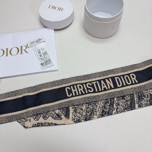 디올 미차 스카프 dior 이미지