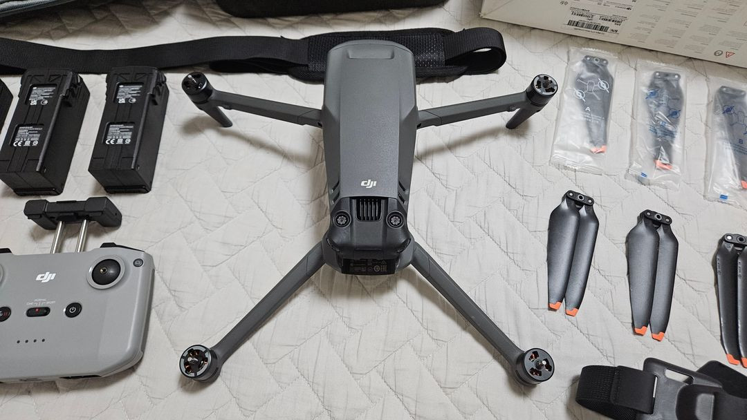 dji 매빅3(Mavic3) 플라이모어 콤보 양도합니다. 이미지