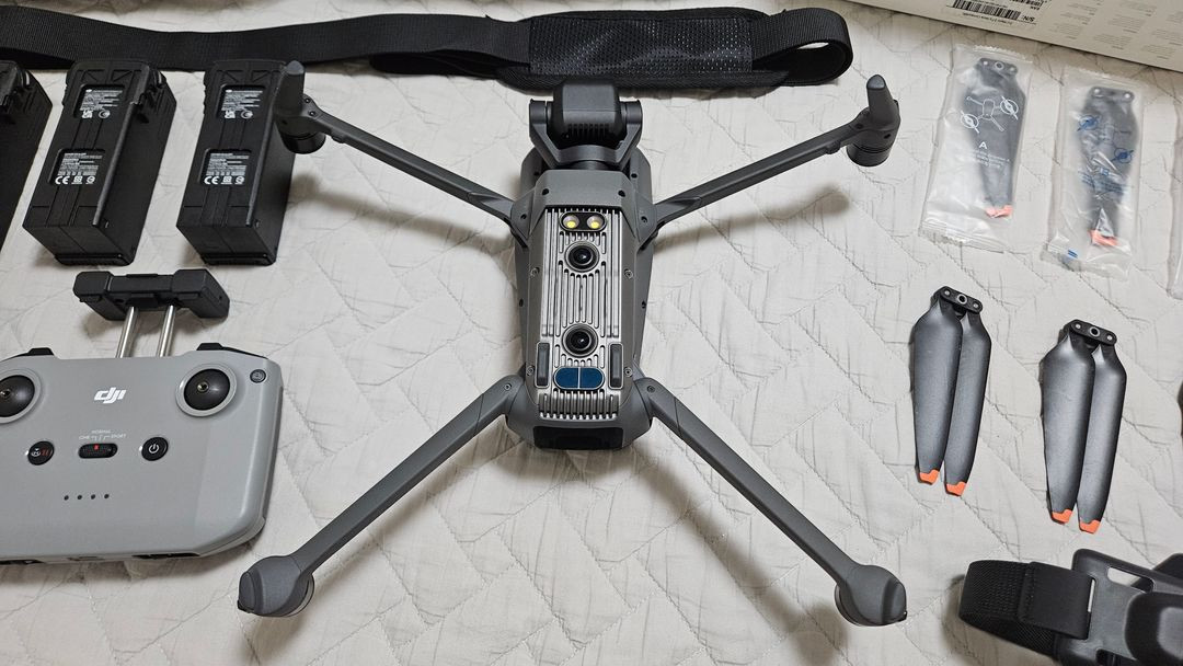 dji 매빅3(Mavic3) 플라이모어 콤보 양도합니다. 이미지