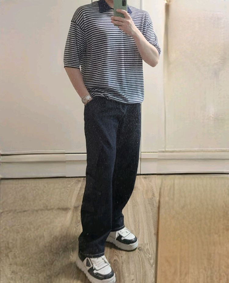 프라다 오버핏 카라 반팔티 맨투맨자켓패딩루이비통프라다디올셀린느톰브라운몽클레어스톤아일랜드에르메스준지 이미지
