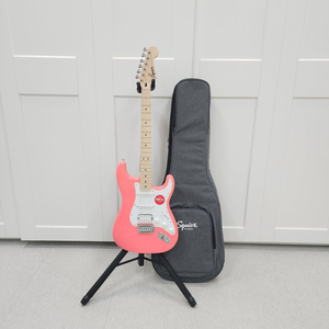 스콰이어 일렉기타 SONIC STRATOCASTER HSS 핑크 이미지