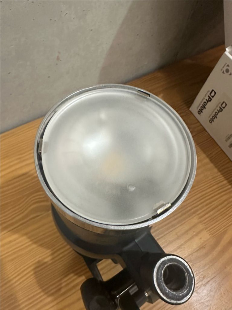 profoto b1 조명 팝니다. 이미지