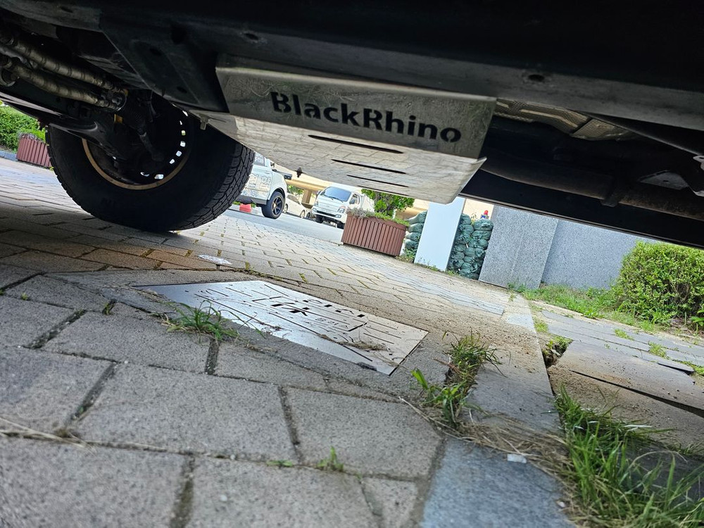 렉스턴스포츠 오프로드튜닝차량 이미지