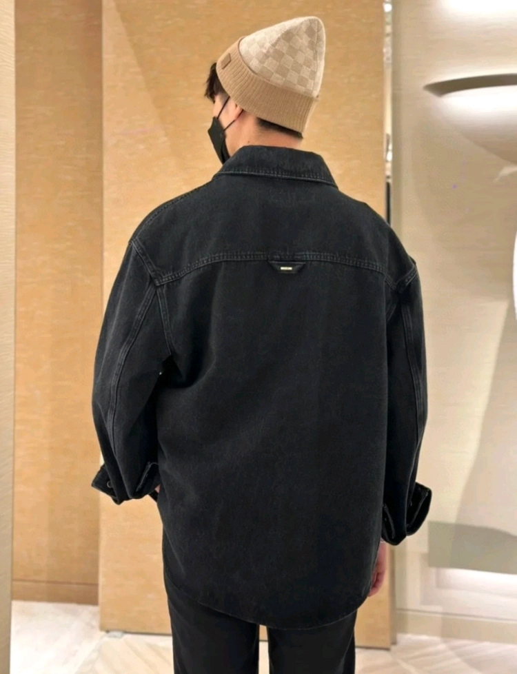 루이비통 엠보스드 데님 오버셔츠 이미지