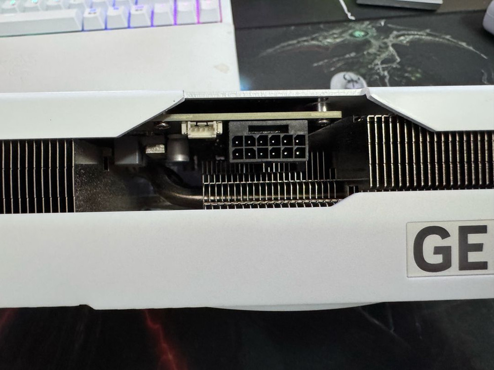 GALAX RTX 4070 SUPER EX GAMER WHITE 이미지