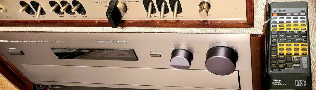 야마하 YAMAHA AVX-2000DSP 앰프 이미지