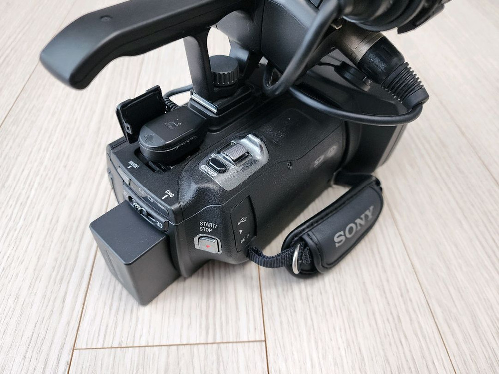 소니 3d 캠코더 hxr-nx3d1n 판매합니다 이미지