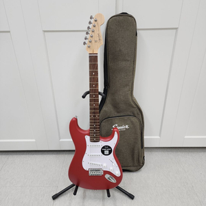 스콰이어 스트랫 일렉기타 DEBUT STRAT LRL WPG 레드 이미지