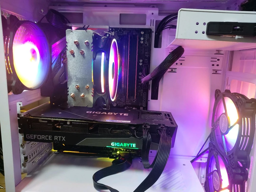 라이젠7 5700X RTX3070 32GB 500GB 이미지