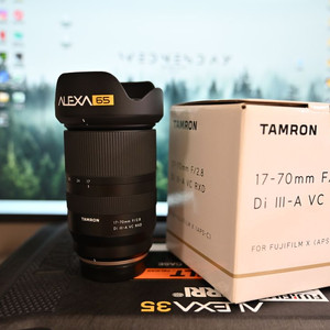후지 탐론 마운트 17-70mm F2.8 렌즈 이미지