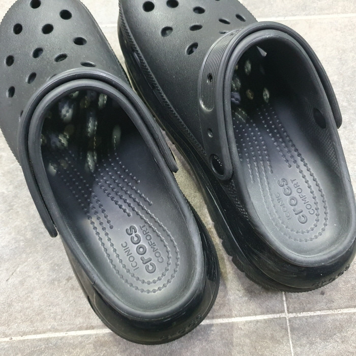 크록스 크러쉬 클로그 블랙 키높이(270) 이미지