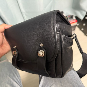 라이카 가방 Louis Leica M11 bag Black 오버베르트 이미지