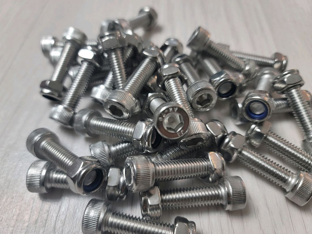 육각 렌치 볼트 M8 x30mm 스텐 sus 나일론 너트 포함 이미지