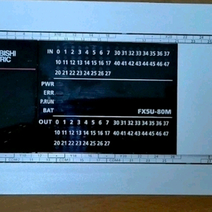 미쯔비시 fx5u-80mt PLC 정상동작 이미지