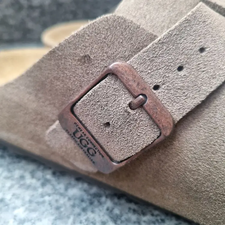 Ugg 슬리퍼 260 사이즈 팝니다 이미지