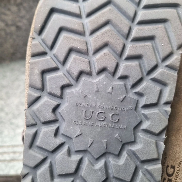 Ugg 슬리퍼 260 사이즈 팝니다 이미지