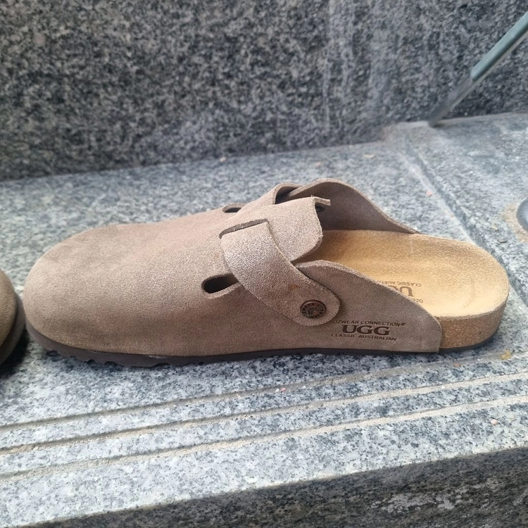 Ugg 슬리퍼 260 사이즈 팝니다 이미지