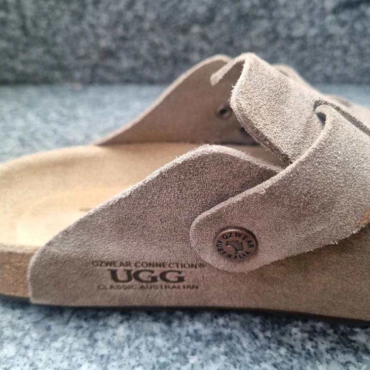Ugg 슬리퍼 260 사이즈 팝니다 이미지
