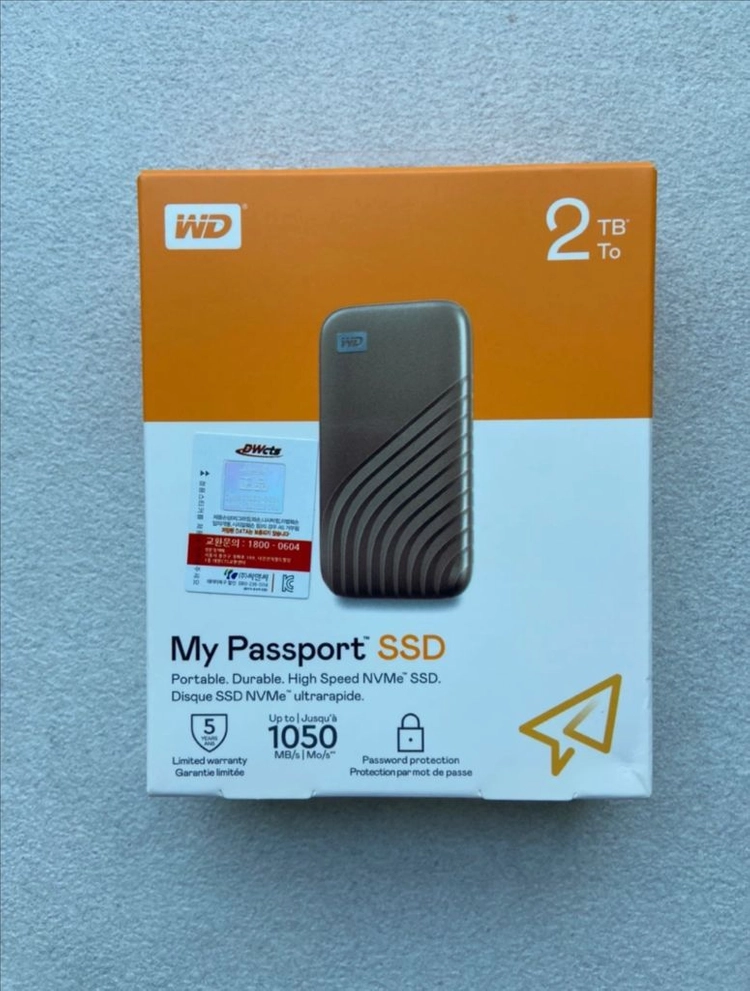 WD My Passport SSD 2TB 골드 미개봉 이미지