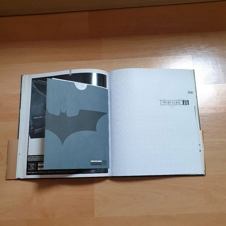 THE DARK KNIGHT MANUAL 아트북 이미지