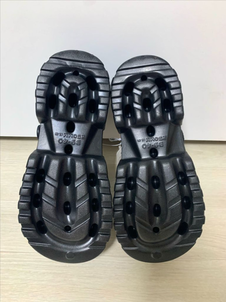 산리오 헬로키티 슬리퍼 블랙 실버 통굽 플랫폼 크록스 250mm 이미지