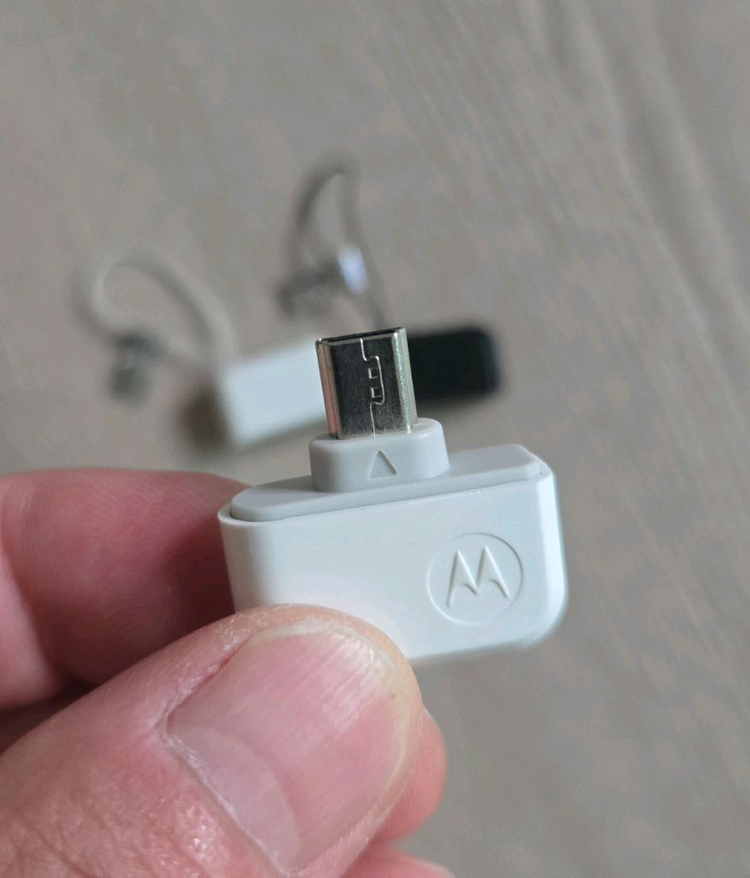 올드폰 피처폰 모토로라 ms500w 레이저룩 잰더젠더 이미지