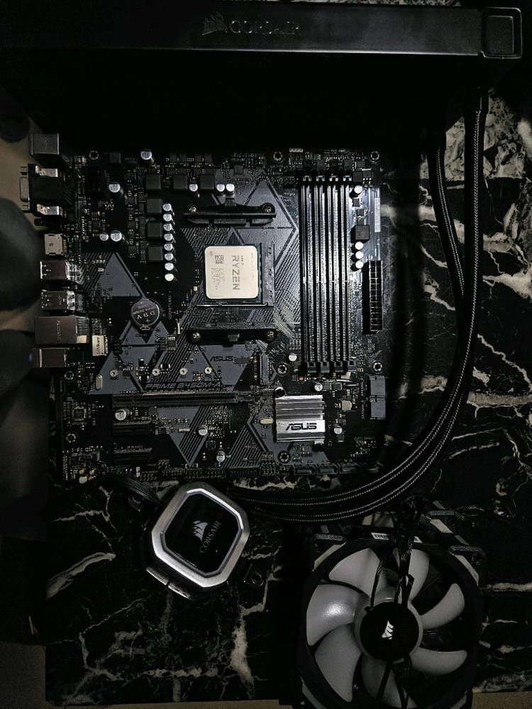 라이젠3900x / 메인보드 B450M-A / 커세어 수냉쿨러 Corsair H100i RGB Platinum - 안심되는 중고거래